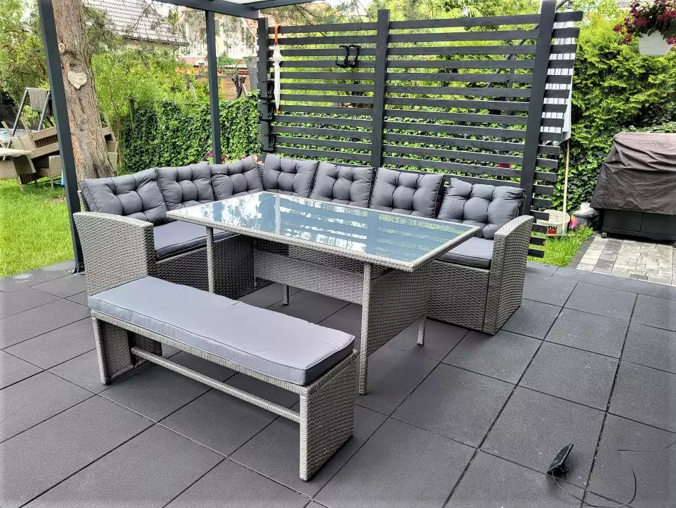 Comment Associer pots XXL et Mobilier en Résine Tressée pour un Extérieur Harmonieux