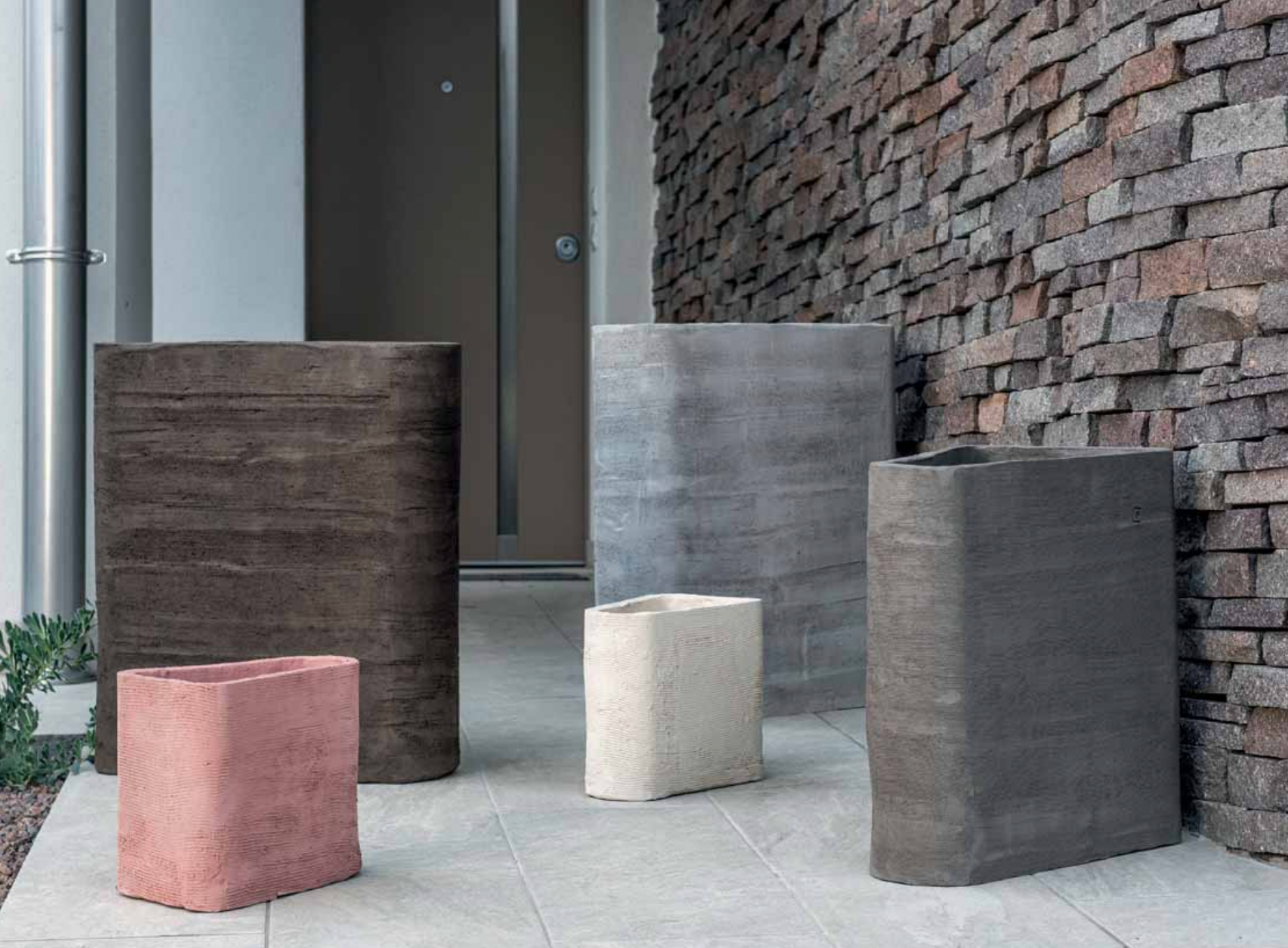 jardiniere-haute-terre-cuite