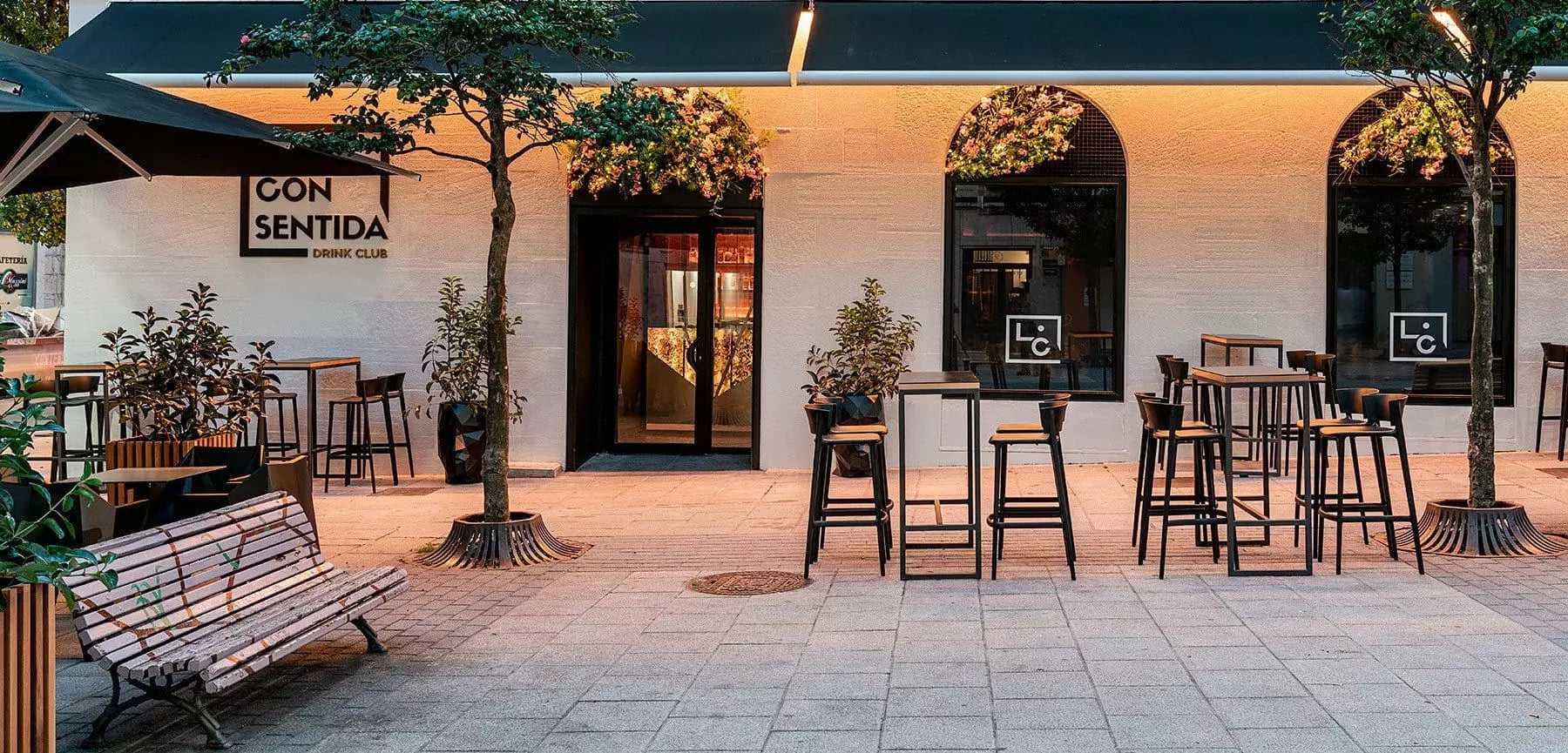 pot de fleurs vondom adan
