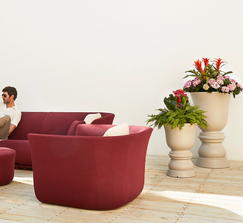 grand vase design beige en plastique